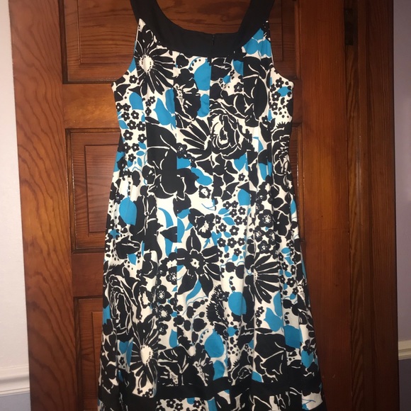 Dress - Picture 3 of 3